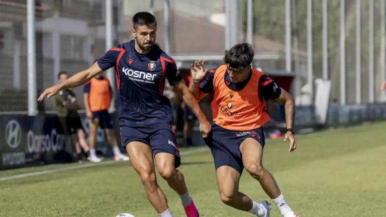 Osasuna completa la última sesión antes de enfrentarse al Racing de Santander