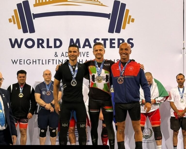 Mikel Muniáin logra el bronce en el Mundial Máster de Halterofilia