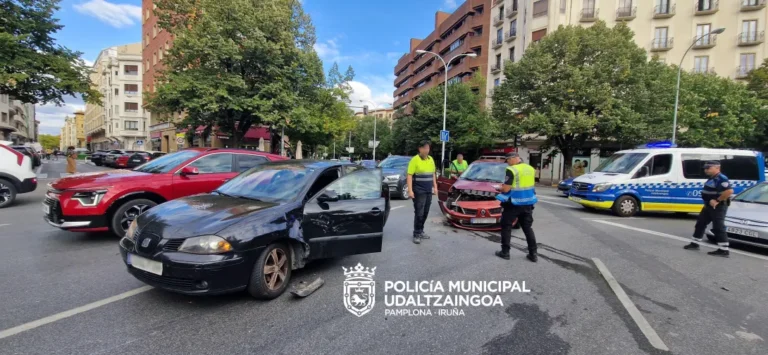 La Policía Municipal de Pamplona atiende 29 accidentes y detiene a 13 personas durante el fin de semana