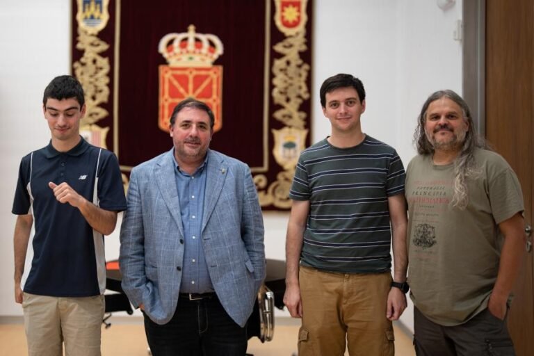 Nicolás Atanes reclama, ante el presidente del Parlamento de Navarra, implantar el Grado de Matemáticas en la UPNA
