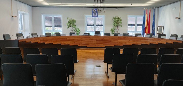 Tensión en el Pleno de Barañáin: el PSN acusa a la alcaldesa de «ordenar a empleados abandonar su puesto»