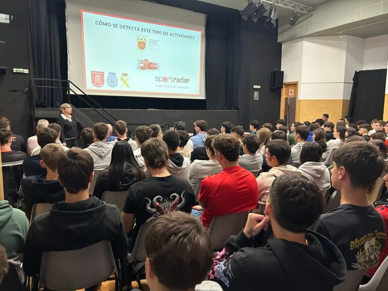 La Federación Navarra de Fútbol ofrece charlas gratuitas para prevenir los amaños y la adicción al juego