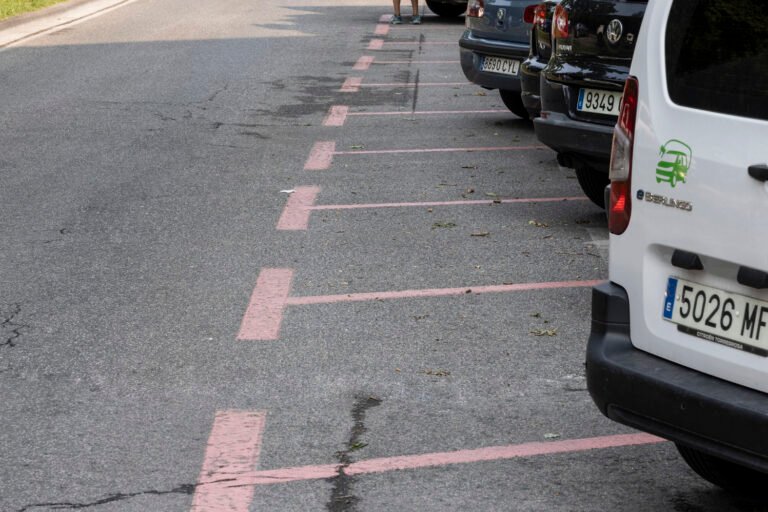 La regulación del aparcamiento 24 horas en Rochapea (Pamplona) reduce la ocupación al 84,5%