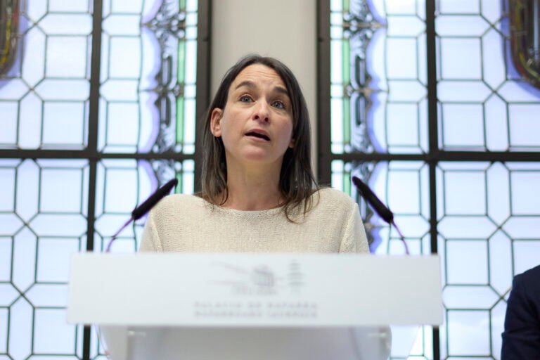 La consejera Alfaro defiende las zonas tensionadas tras el recurso de los promotores