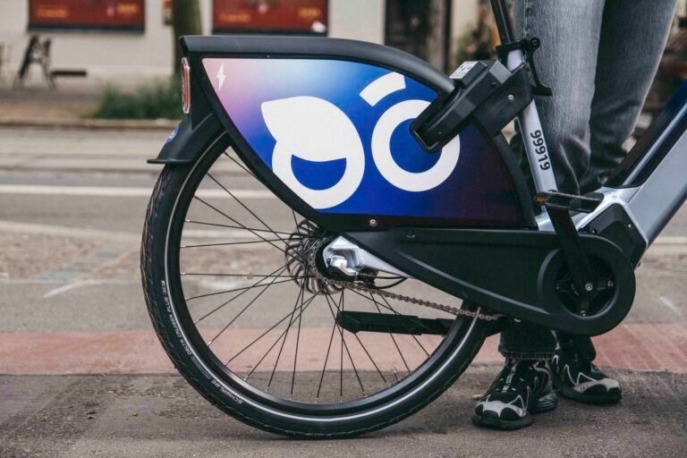 Pamplona recuperará el servicio de bicicletas públicas con 500 bicis eléctricas en abril de 2027