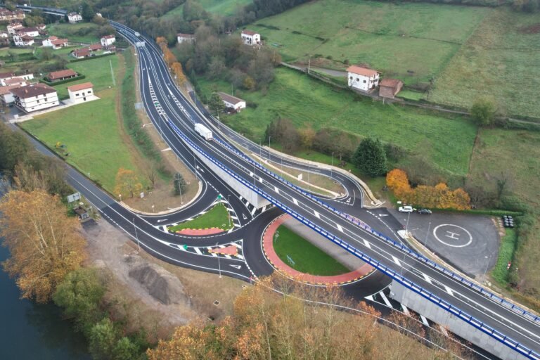 Adjudica por 19,6 millones la conservación de 56 carreteras del norte