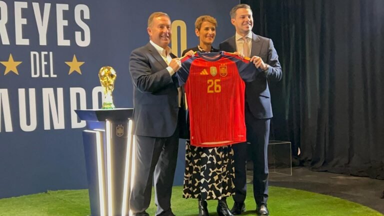 La Copa del Mundo llega a Pamplona con la exposición ‘Reyes del Mundo’ en Baluarte