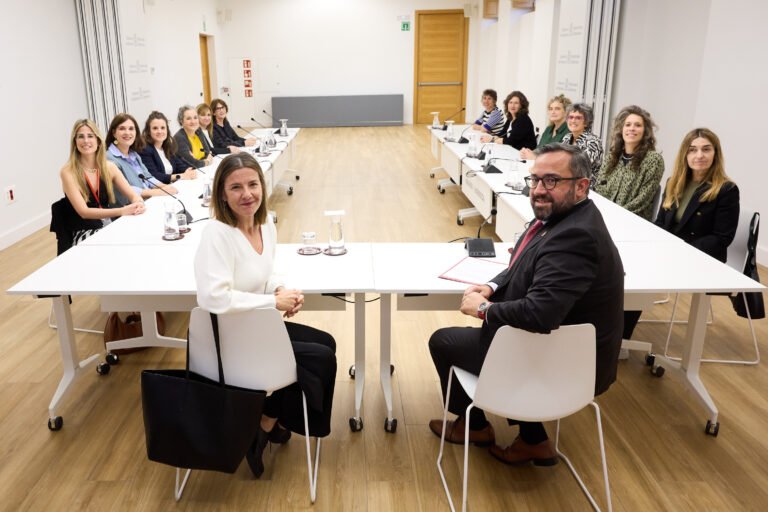 Navarra incorpora a sus diez primeras técnicas funcionarias especializadas en igualdad