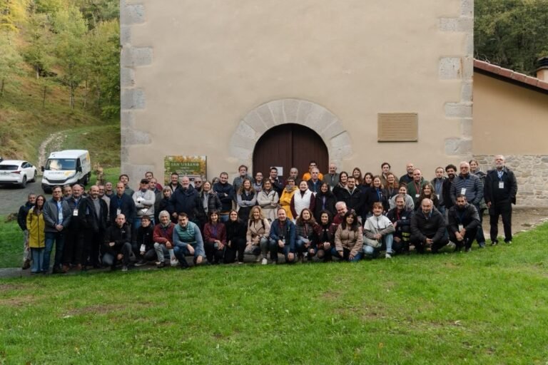 El Ejecutivo Foral impulsa el uso de biomasa forestal para reducir la dependencia energética y prevenir incendios