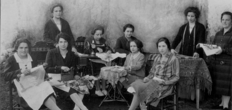 ‘Manos que abrigan’ recupera en Baztán la memoria del trabajo textil de las mujeres rurales